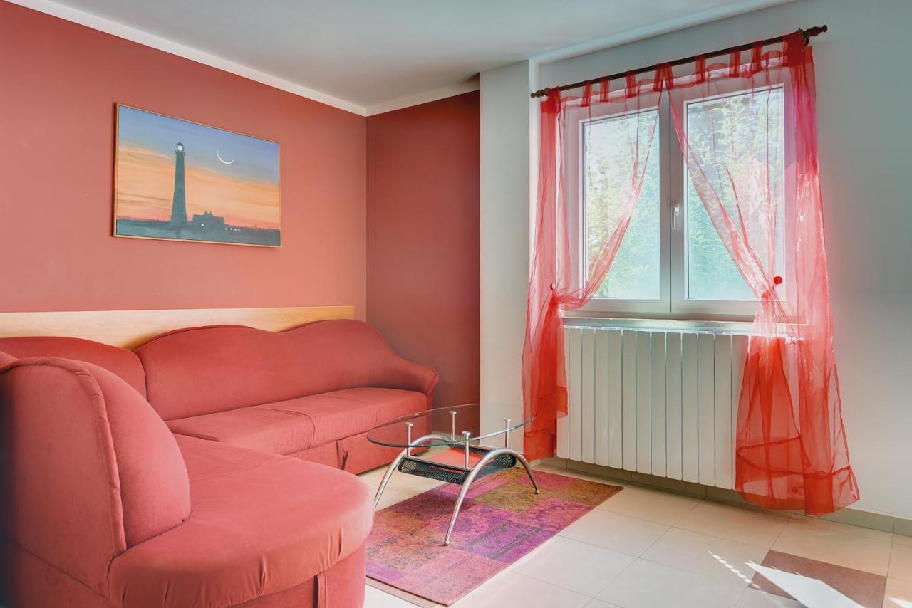 Apartments Universe Pula Exterior photo